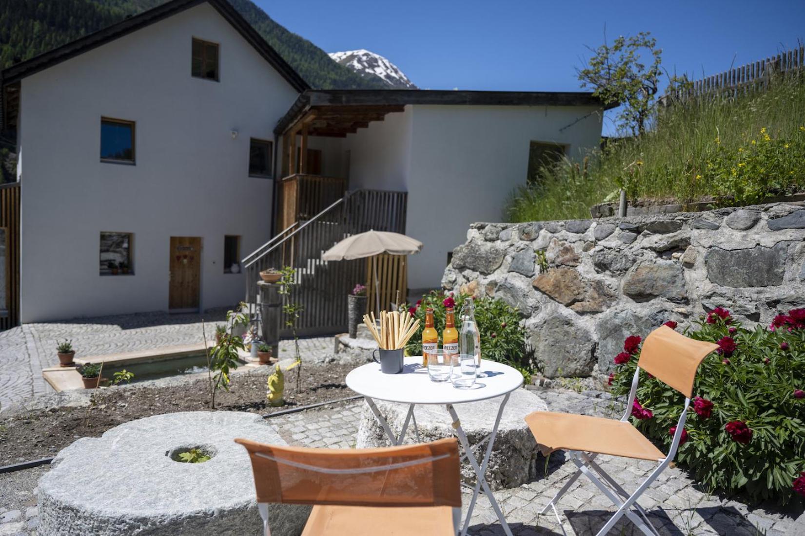 Chasa Muglin Ardez Apartment Екстериор снимка